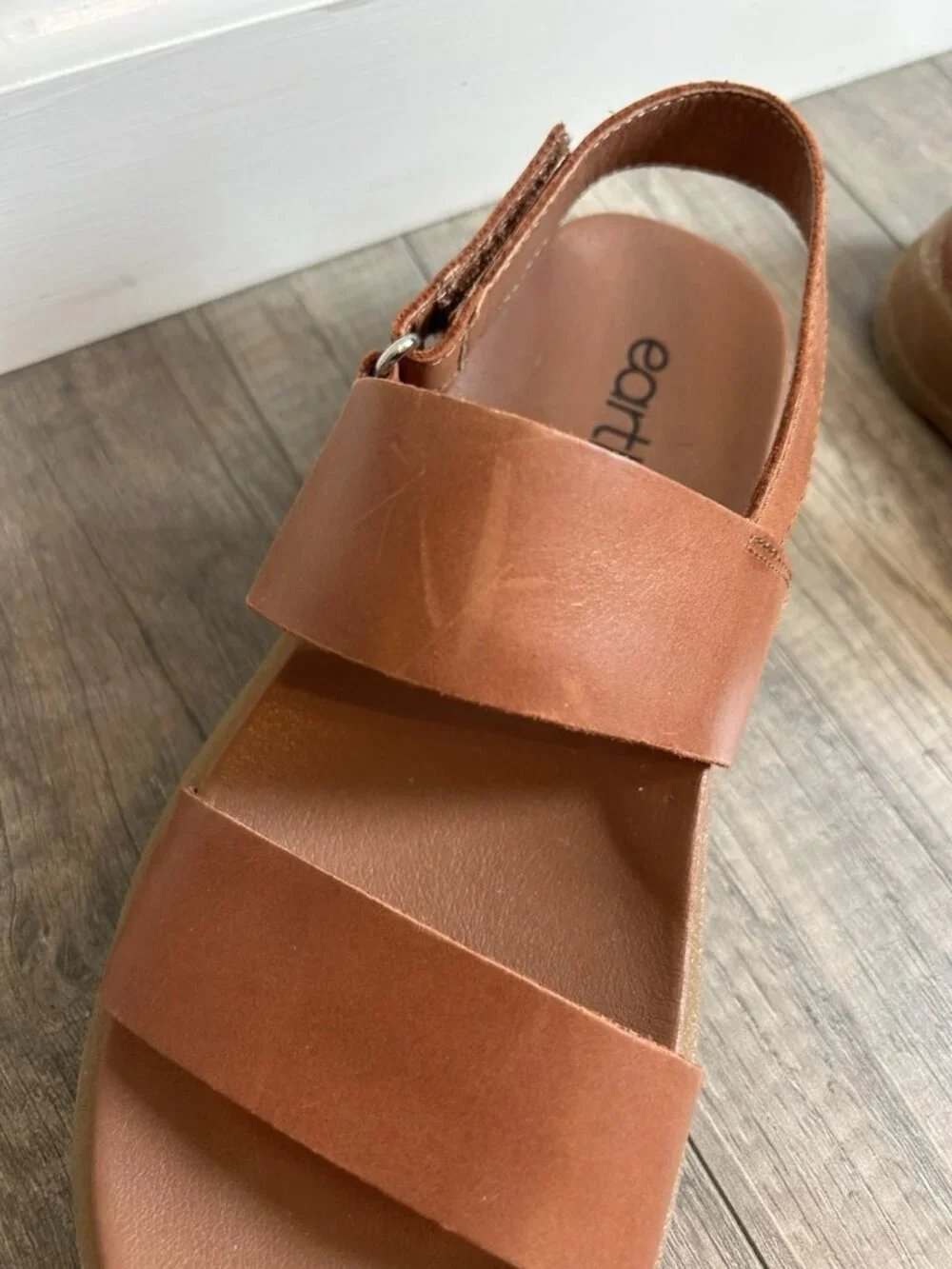 Earth Women's Leah Round Toe Strappy Casual Flat Sandals Brown 210 8M - Picture 14 of 16